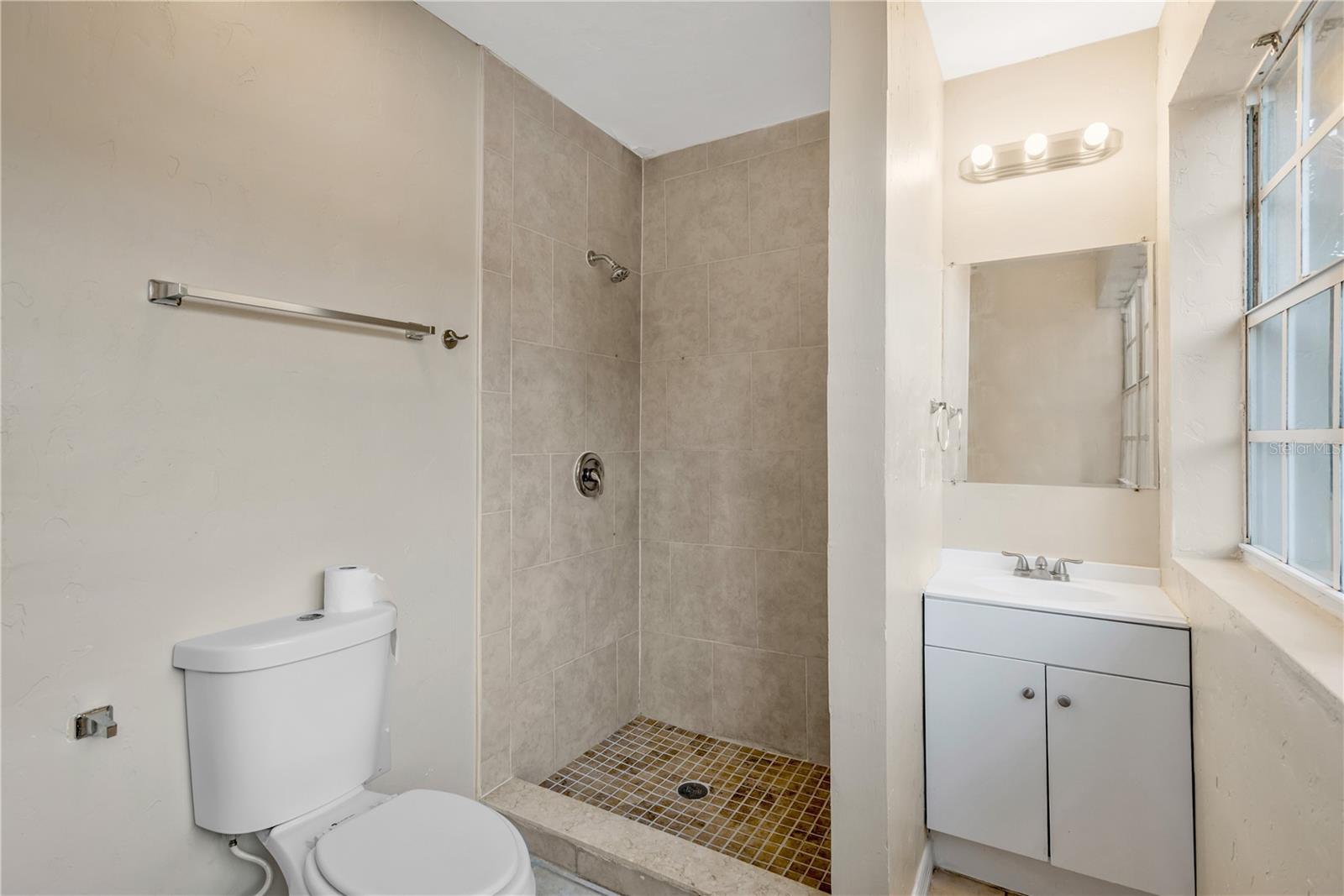 Image 15 of 24 For 2144 23rd Avenue N