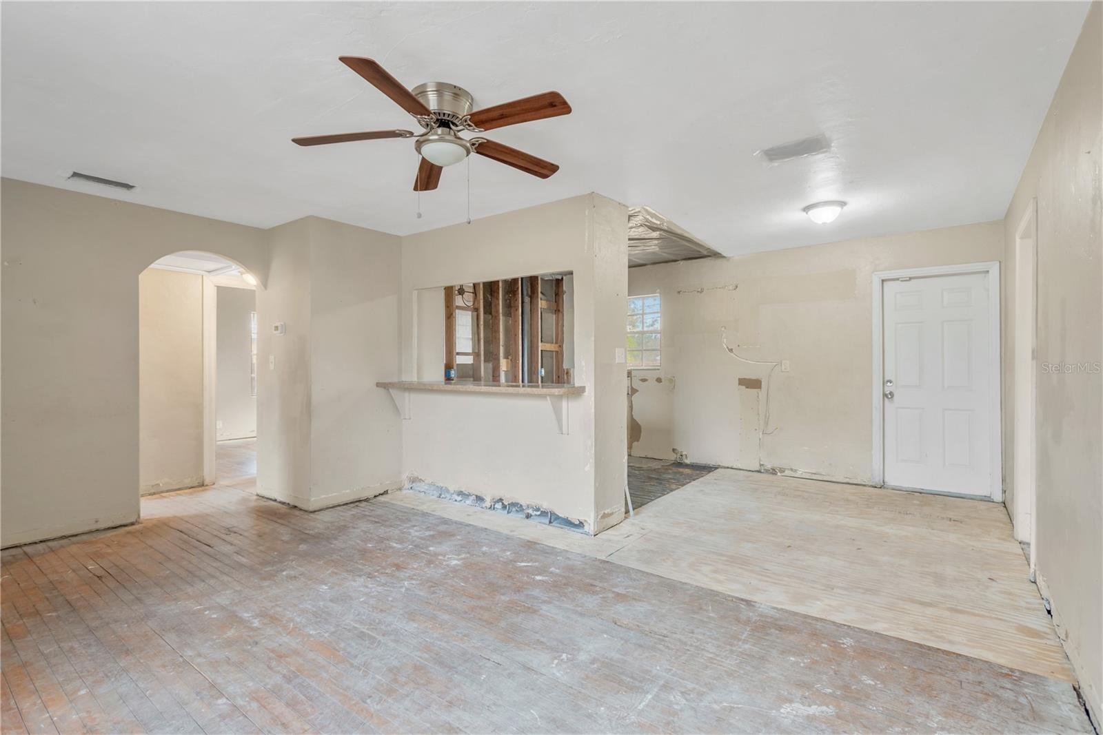 Image 5 of 24 For 2144 23rd Avenue N