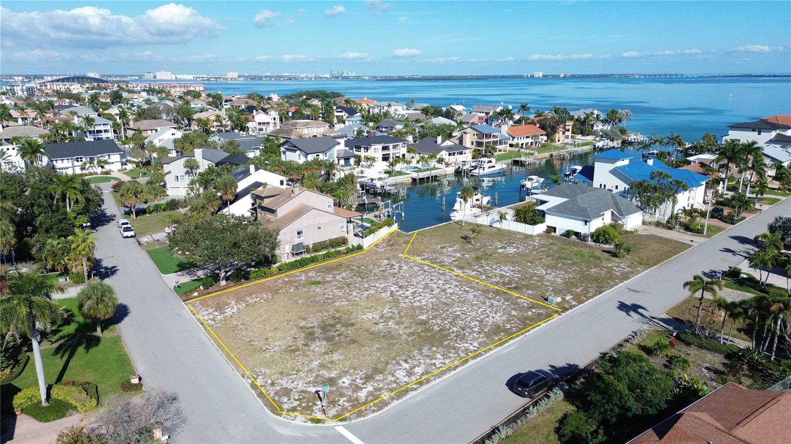 Listing photo id 5 for 139 9th Street E