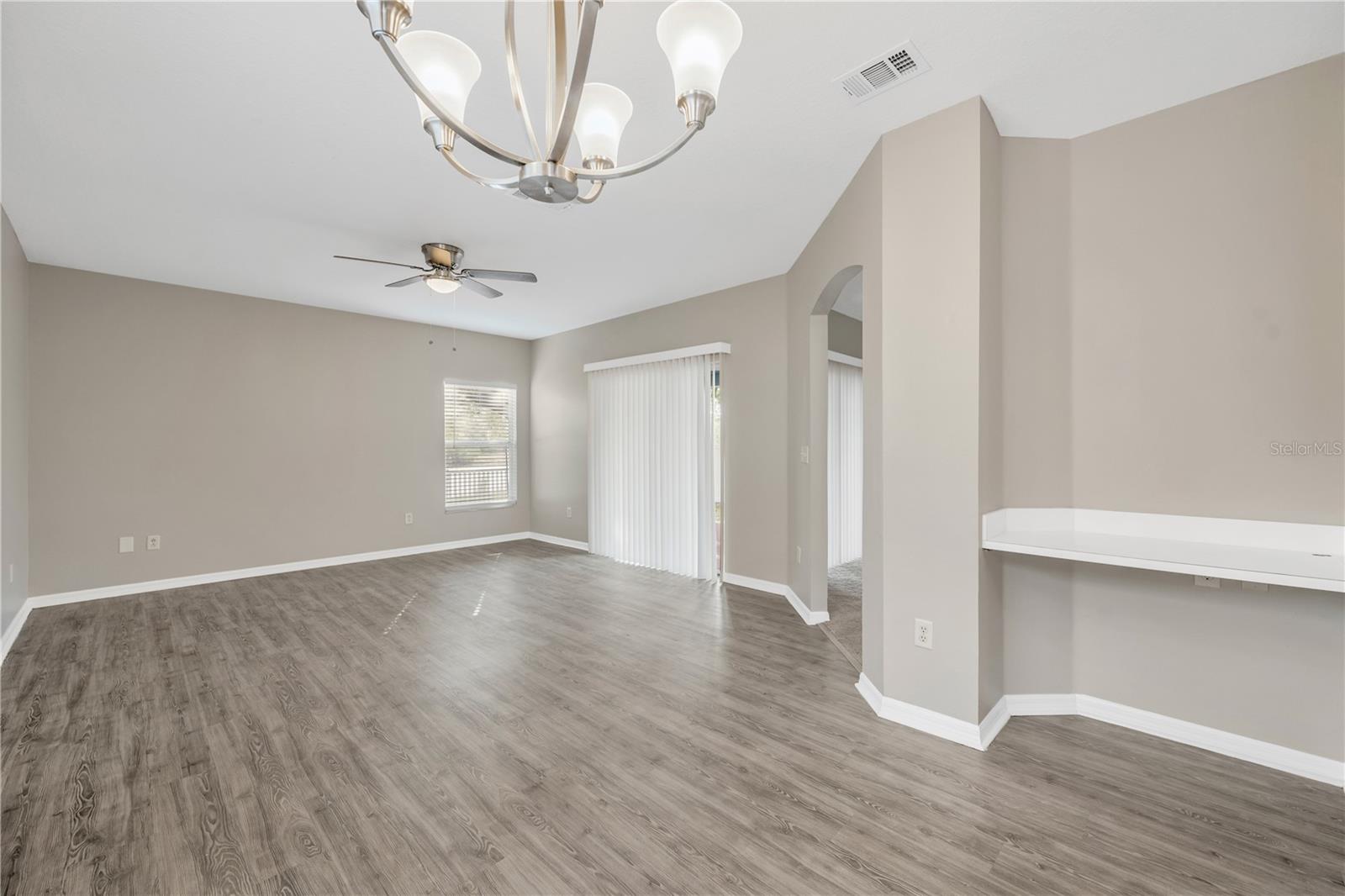 Image 11 of 33 For 5806 Tanagerlake Road