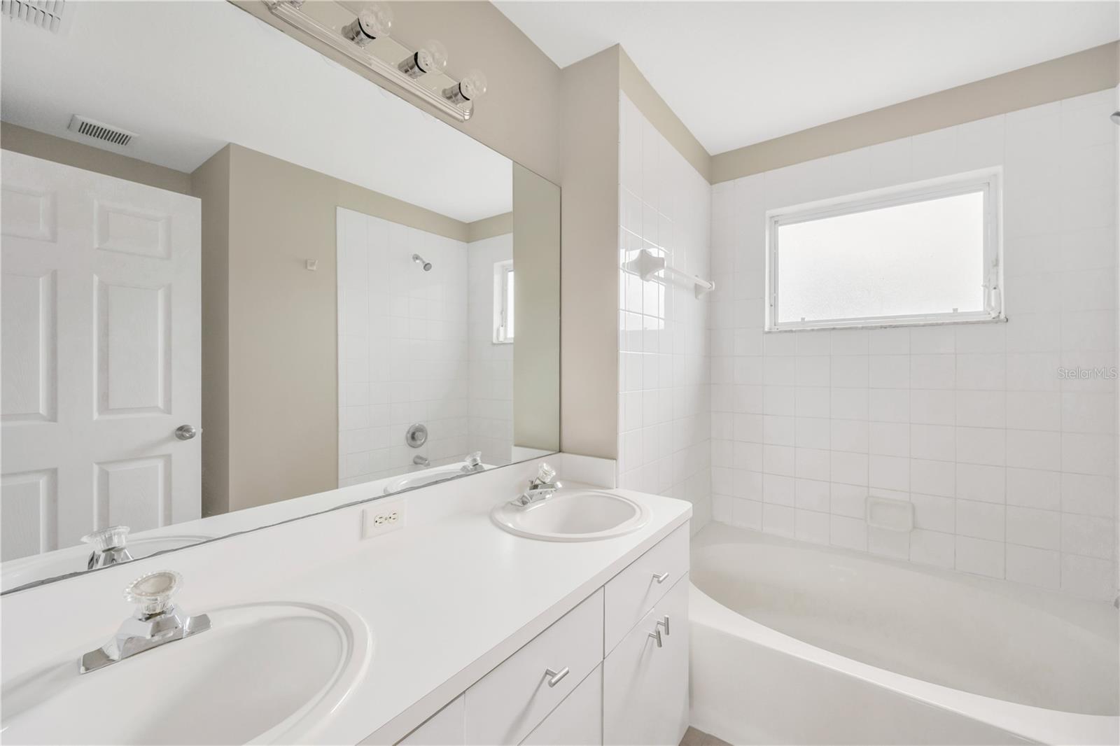 Image 26 of 33 For 5806 Tanagerlake Road