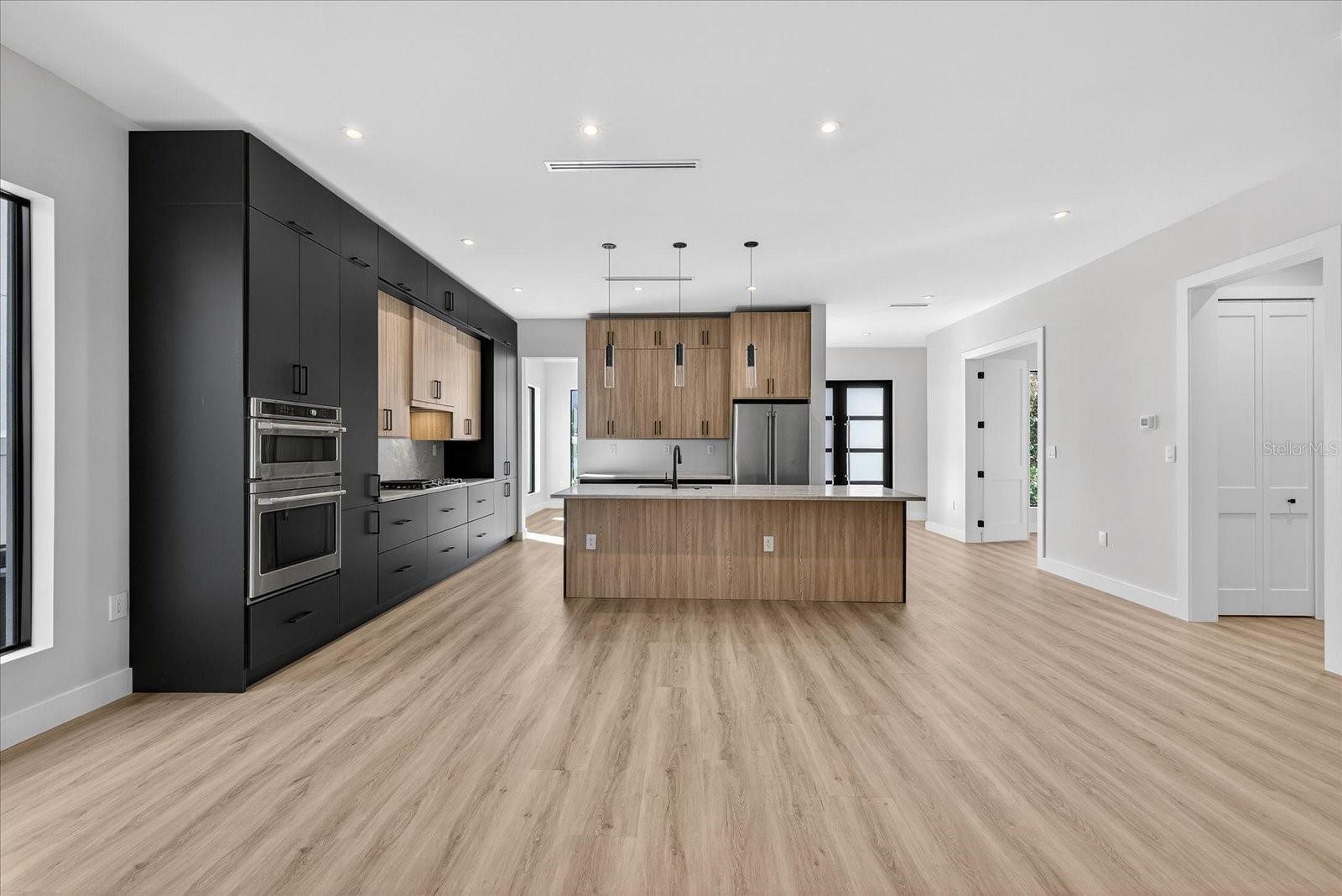 Image 12 of 70 For 3702 Lynwood Avenue