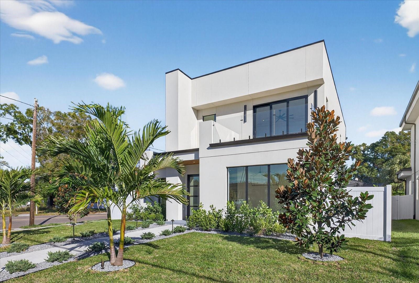 Image 2 of 70 For 3702 Lynwood Avenue