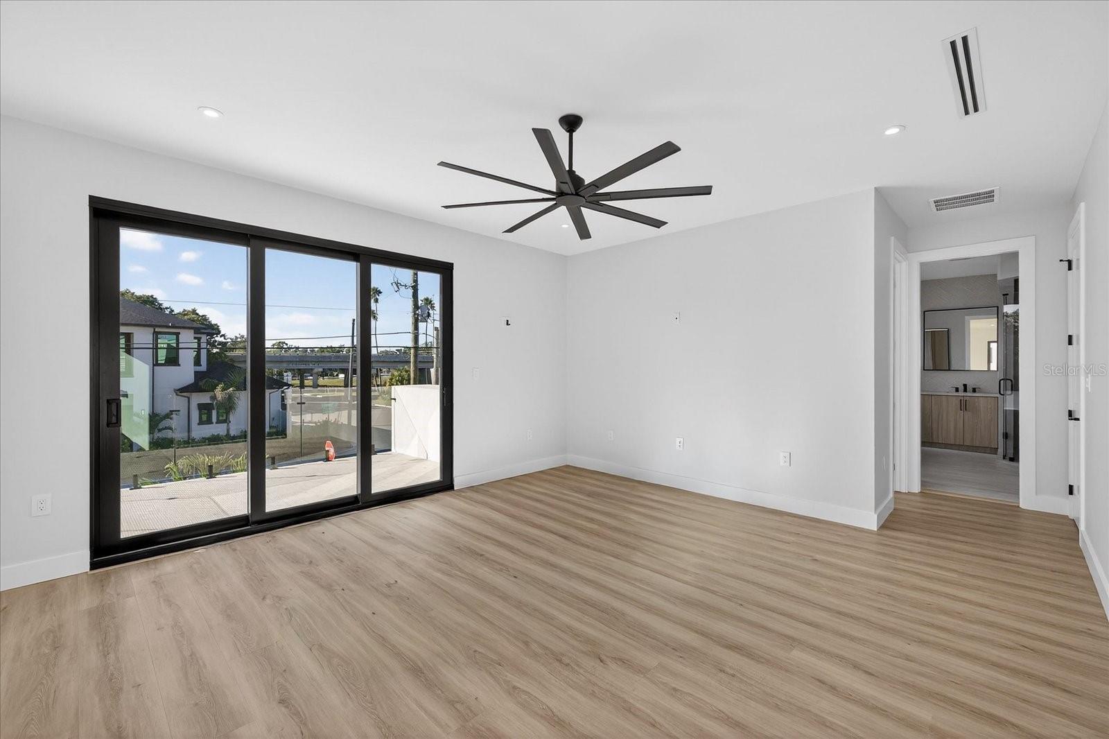 Image 25 of 70 For 3702 Lynwood Avenue