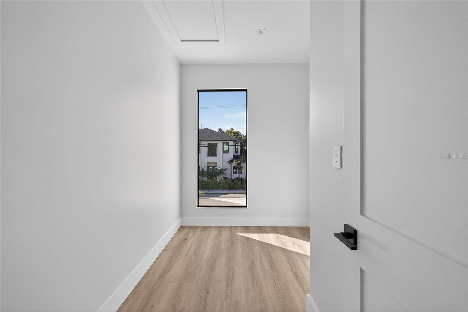 Image 31 of 70 For 3702 Lynwood Avenue