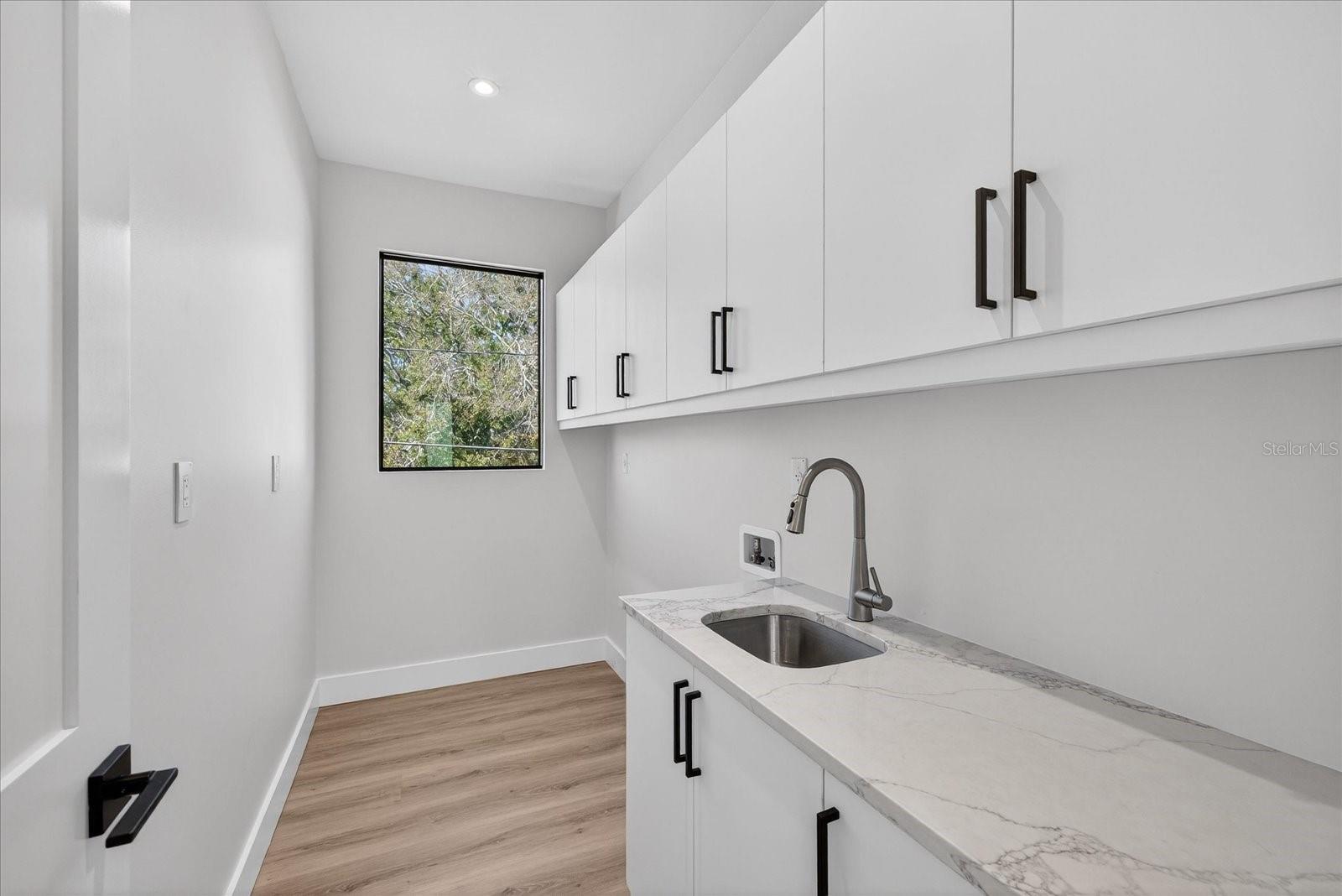 Image 46 of 70 For 3702 Lynwood Avenue