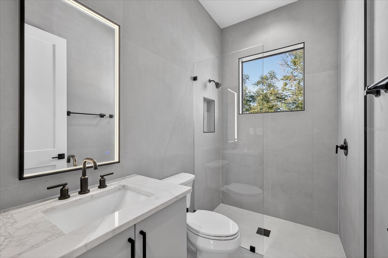 Image 57 of 70 For 3702 Lynwood Avenue