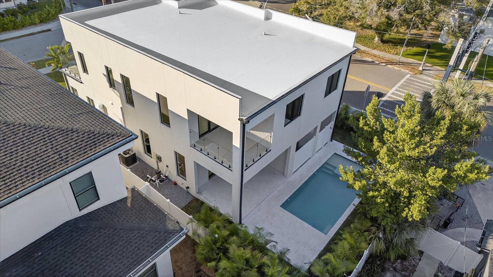 Image 64 of 70 For 3702 Lynwood Avenue