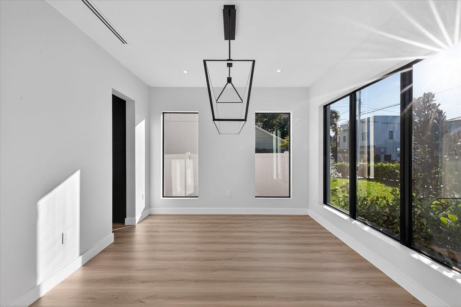 Image 8 of 70 For 3702 Lynwood Avenue