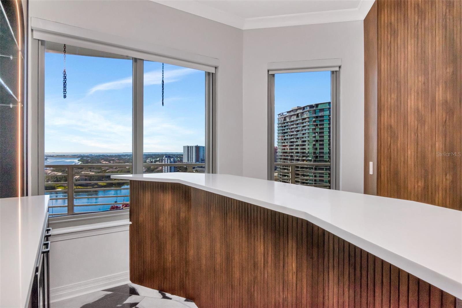 Image 2 of 76 For 1209 Cumberland Avenue 1701