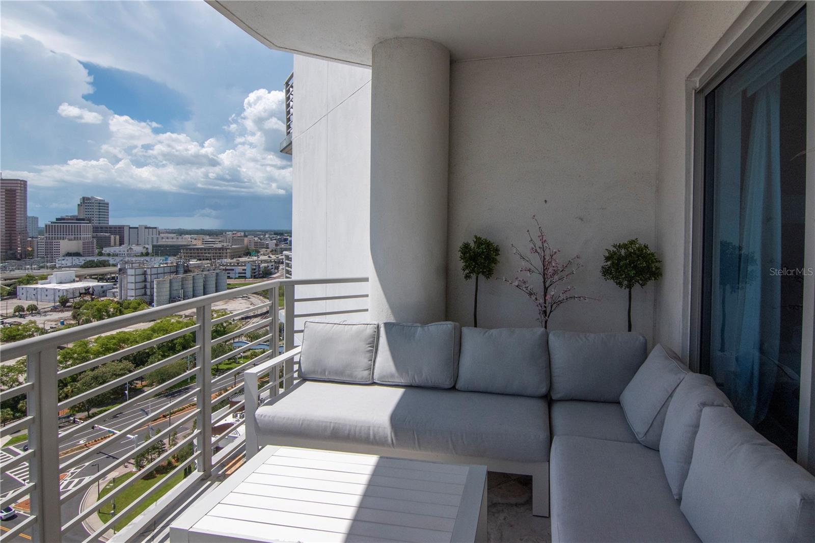 Image 47 of 76 For 1209 Cumberland Avenue 1701