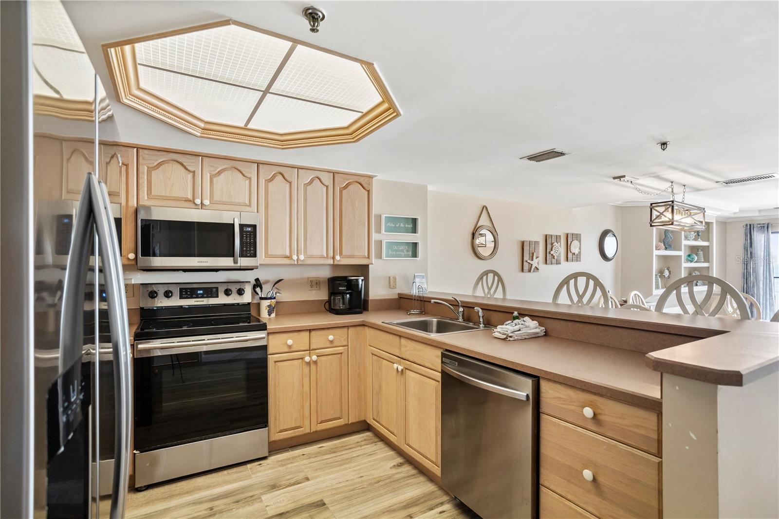 Image 13 of 45 For 14710 Gulf Boulevard 103