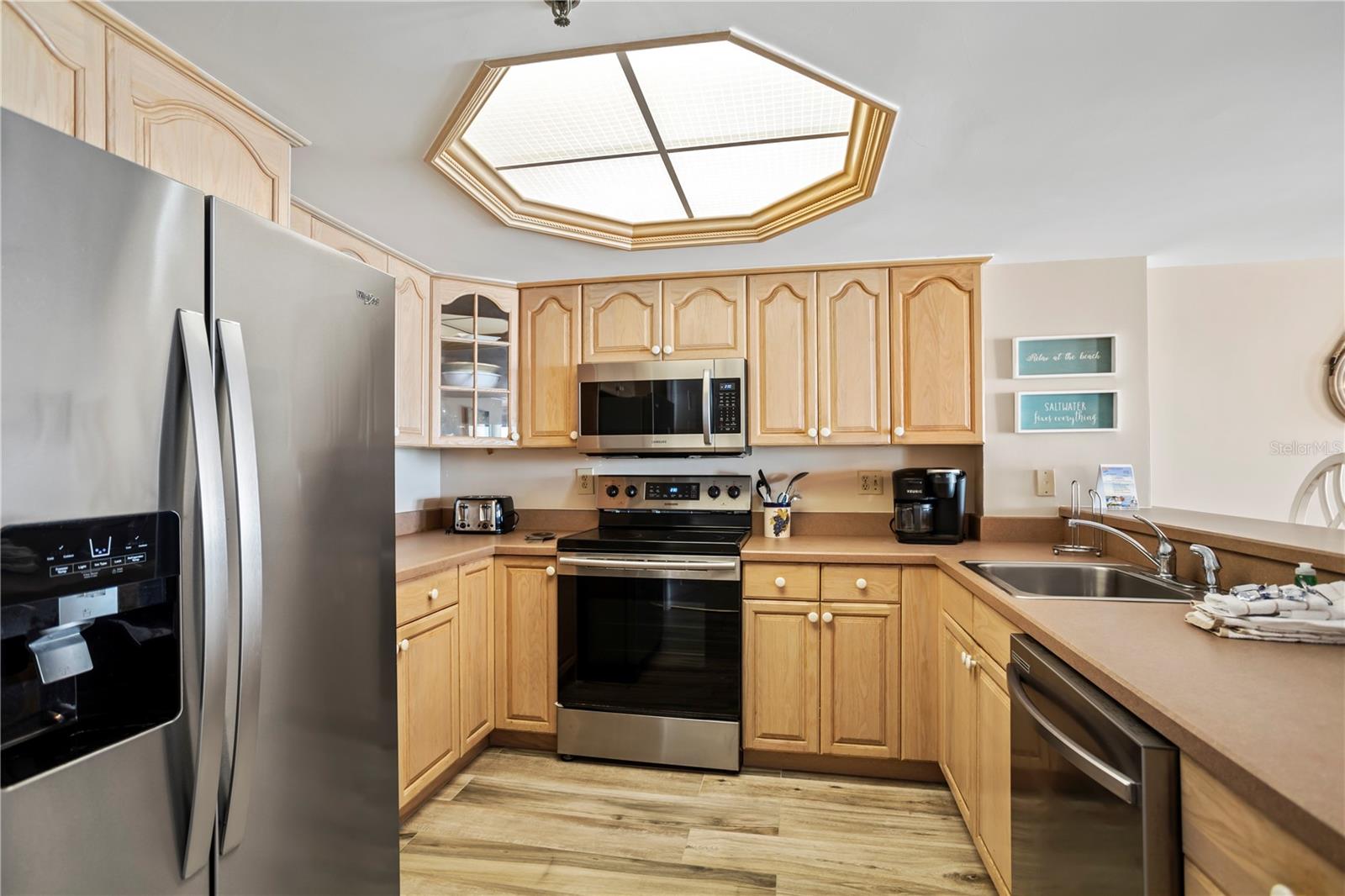 Image 14 of 45 For 14710 Gulf Boulevard 103