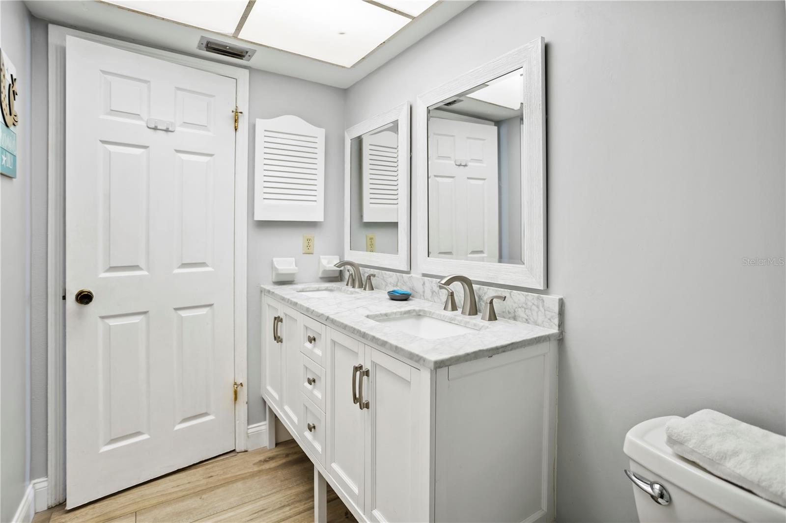 Image 24 of 45 For 14710 Gulf Boulevard 103