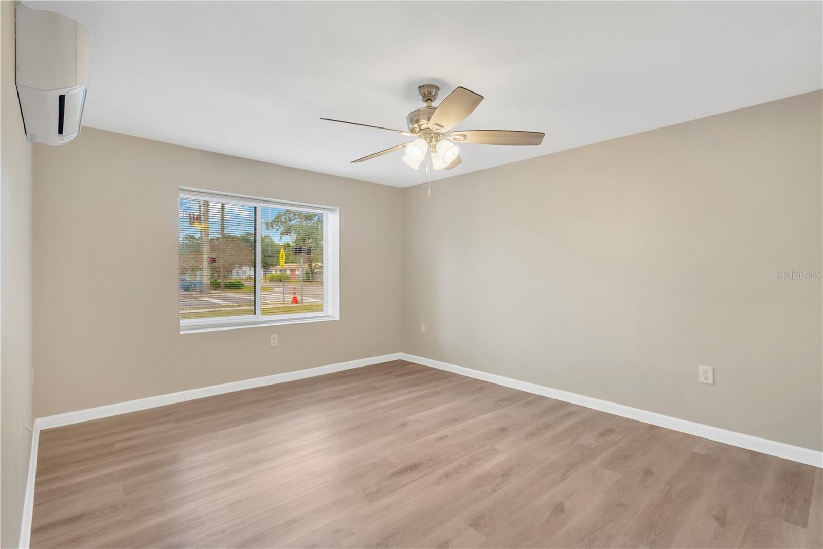 Image 12 of 28 For 559 Norfolk Street