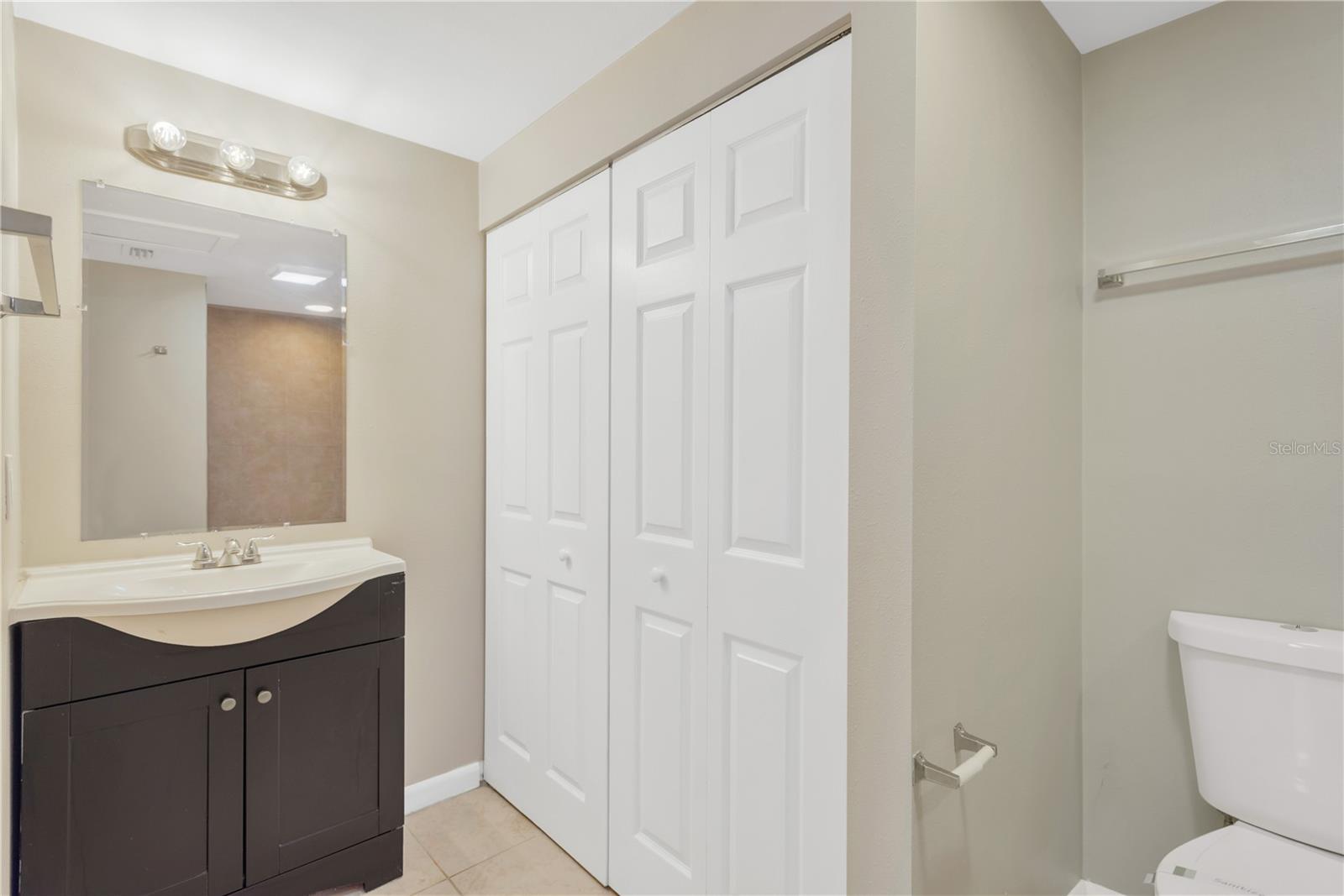 Image 14 of 28 For 559 Norfolk Street