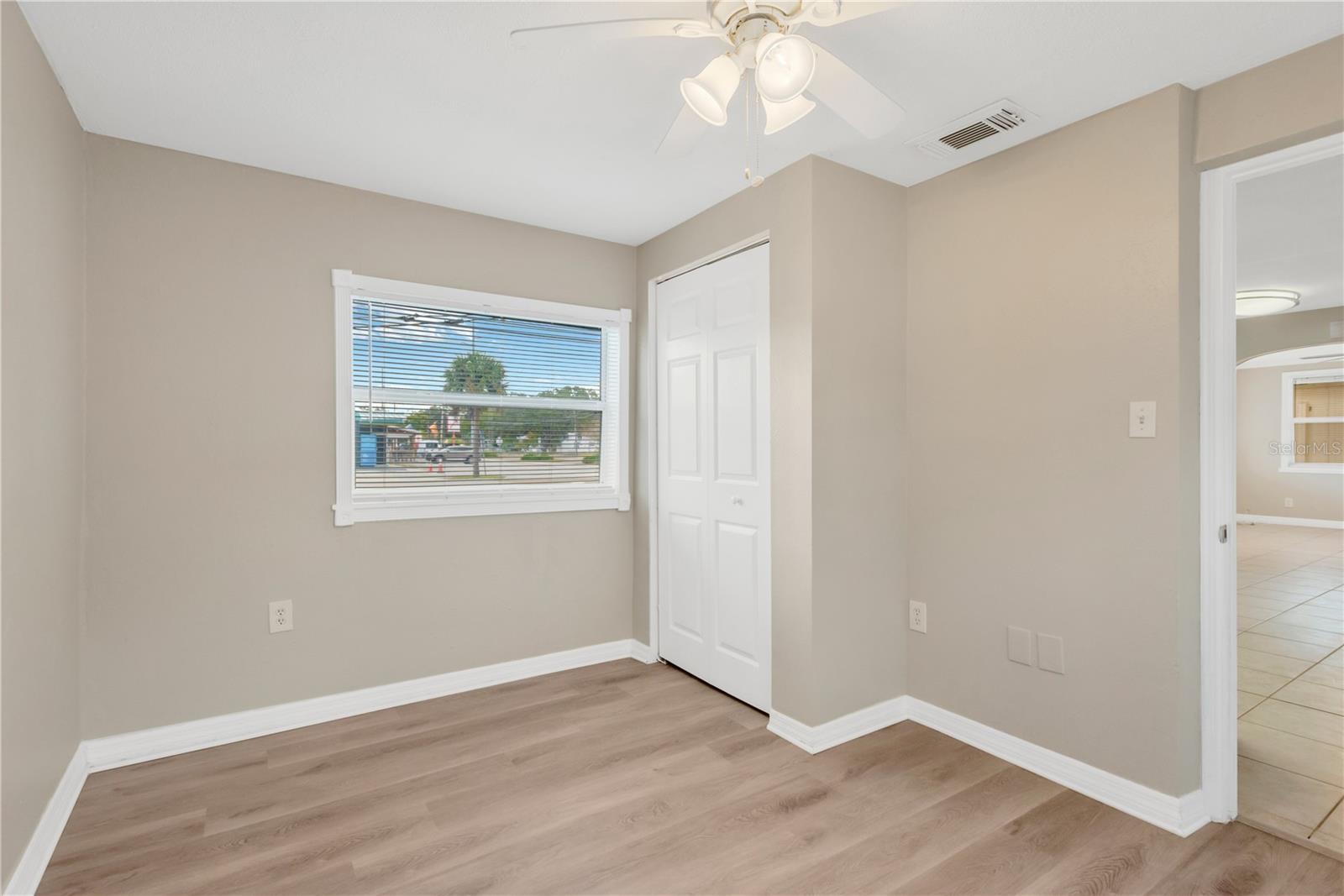 Image 18 of 28 For 559 Norfolk Street