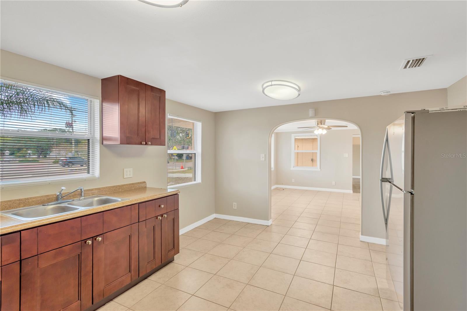 Image 6 of 28 For 559 Norfolk Street