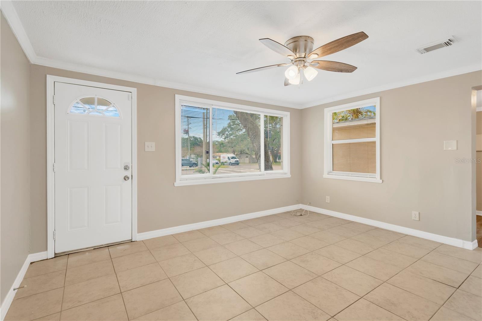 Image 8 of 28 For 559 Norfolk Street