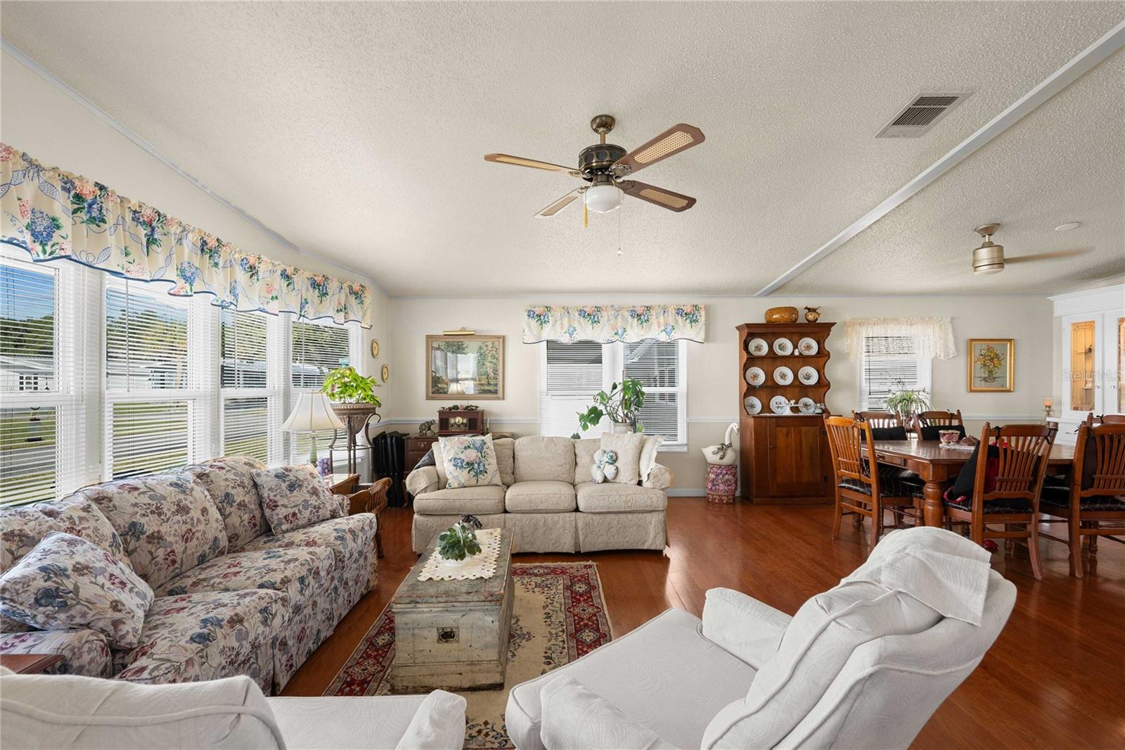 Image 9 of 55 For 5750 Pawnee Street