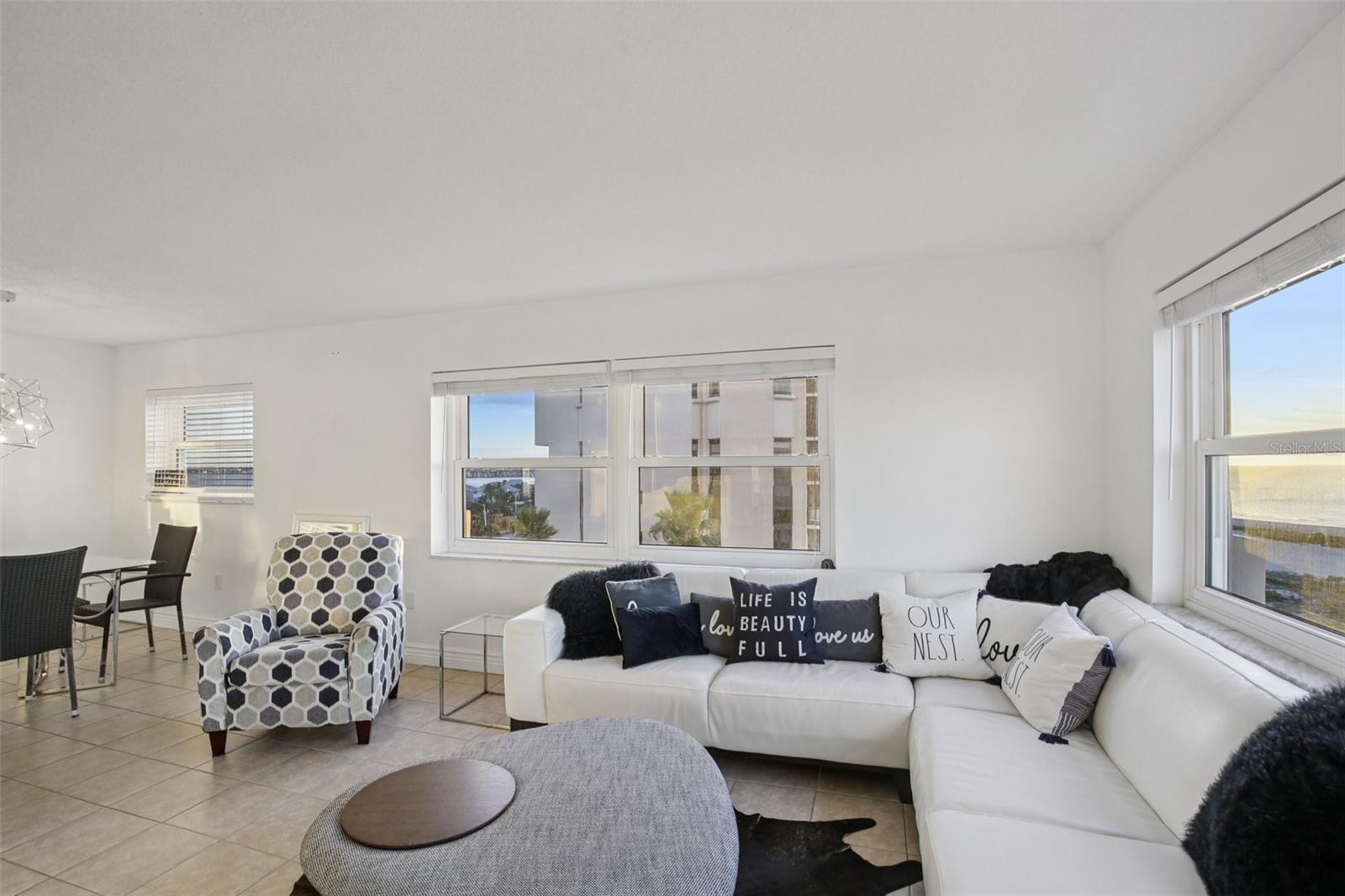 Image 4 of 26 For 1270 Gulf Boulevard 701