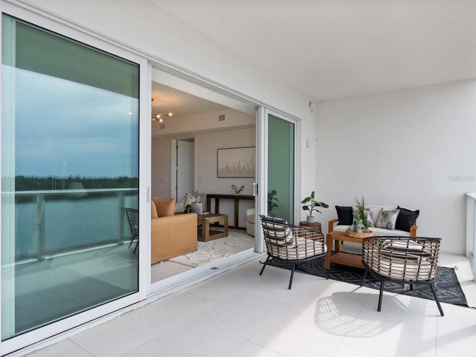 Image 10 of 27 For 1020 Sunset Point Road 410