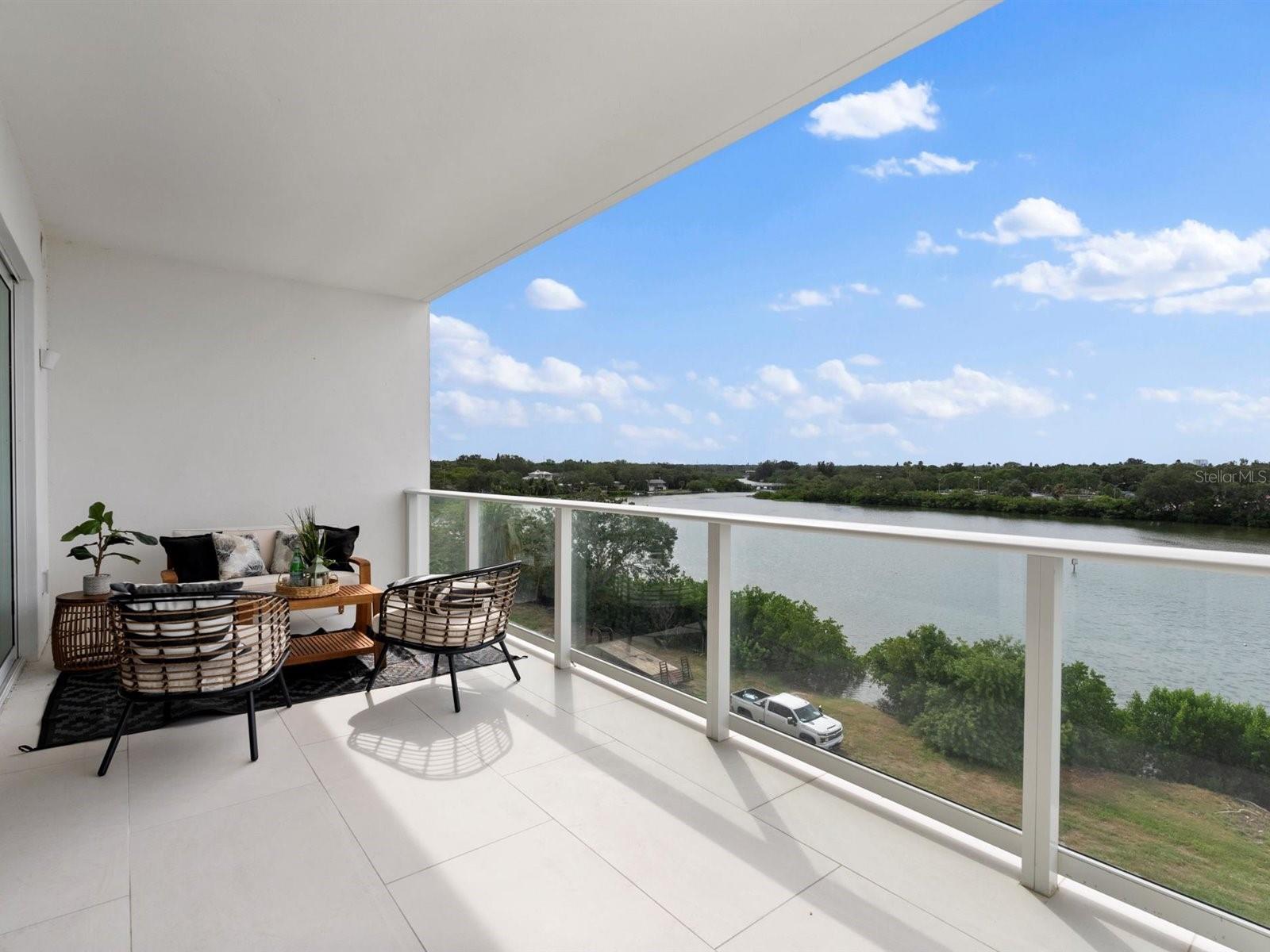 Image 11 of 27 For 1020 Sunset Point Road 410