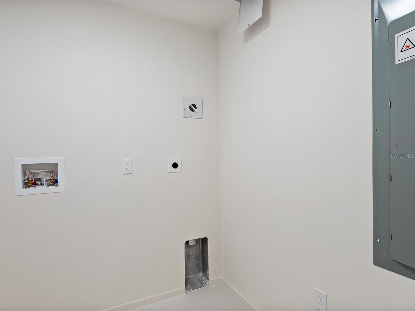 Image 24 of 27 For 1020 Sunset Point Road 410