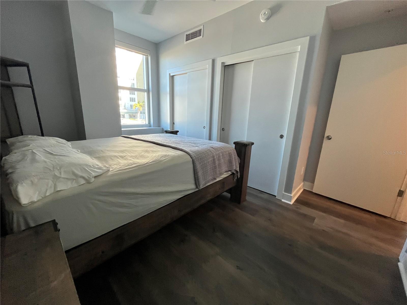 Image 10 of 27 For 1120 Kennedy Boulevard 1018