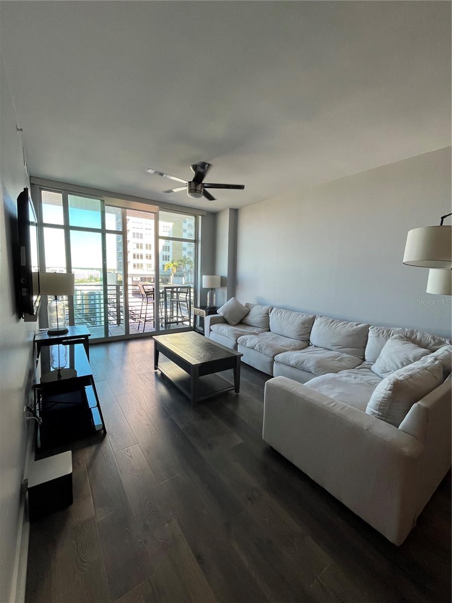 Image 4 of 27 For 1120 Kennedy Boulevard 1018