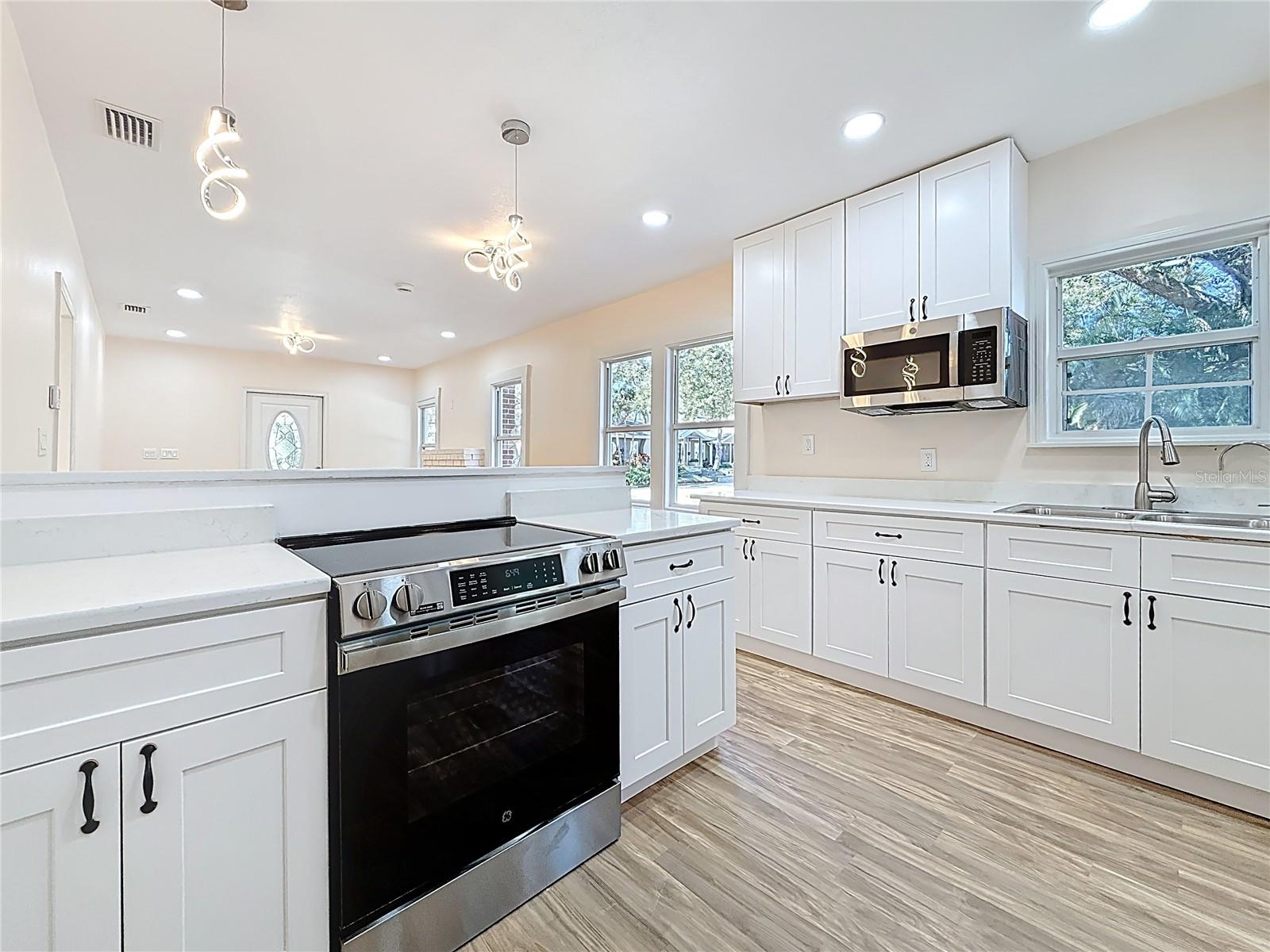 Image 15 of 33 For 1247 Highland Street N