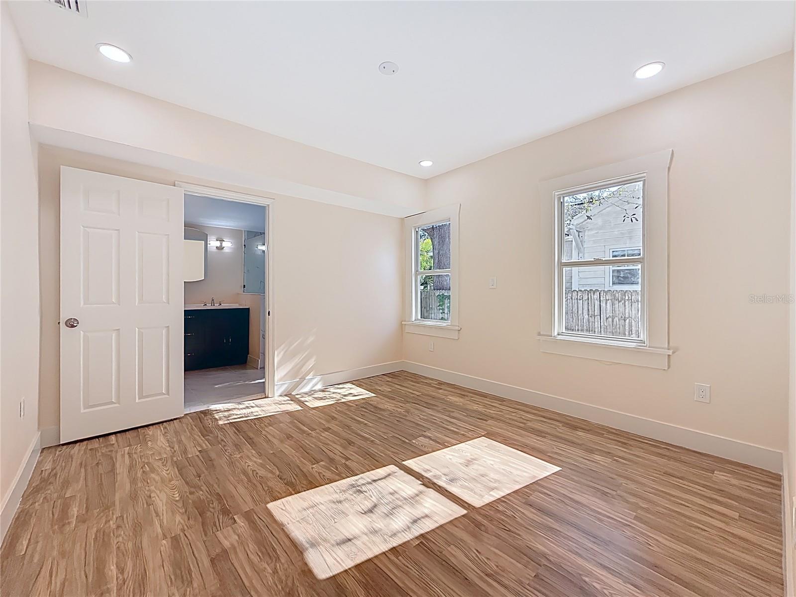 Image 17 of 33 For 1247 Highland Street N