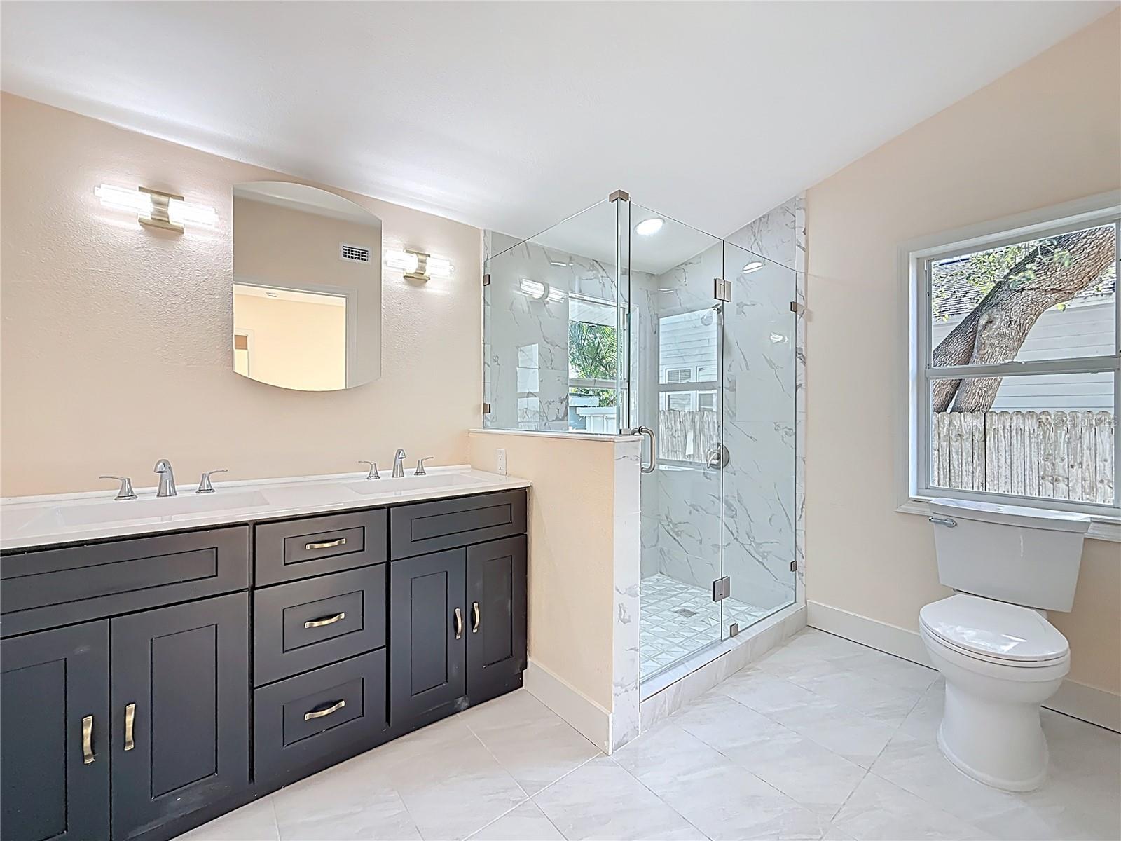 Image 19 of 33 For 1247 Highland Street N