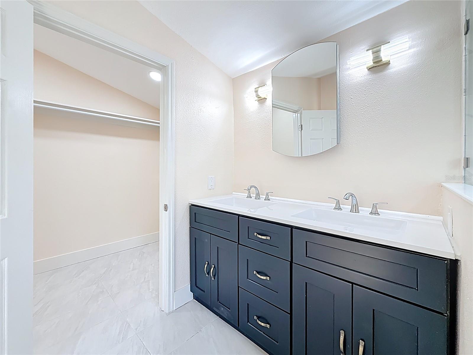 Image 21 of 33 For 1247 Highland Street N