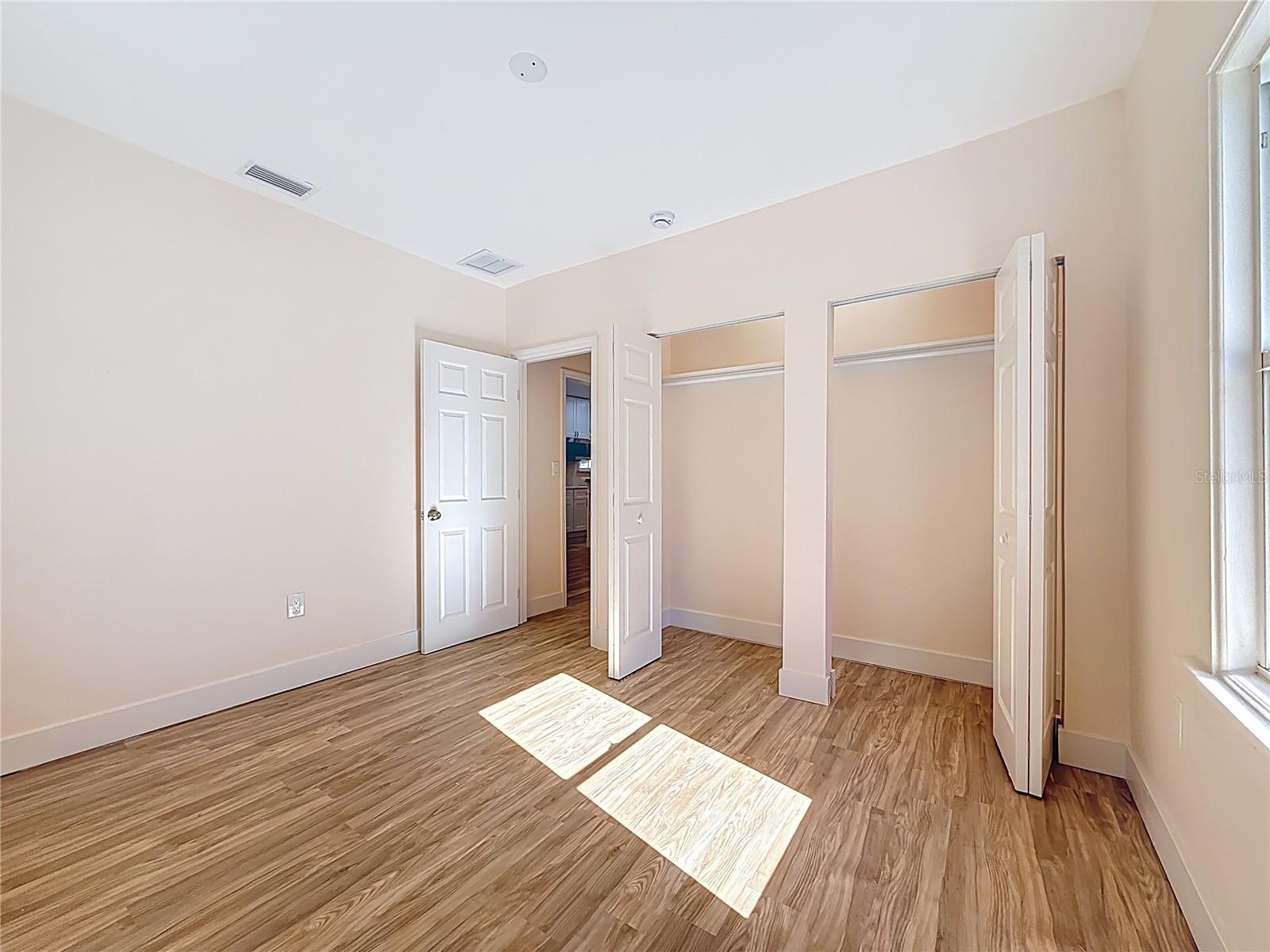 Image 23 of 33 For 1247 Highland Street N