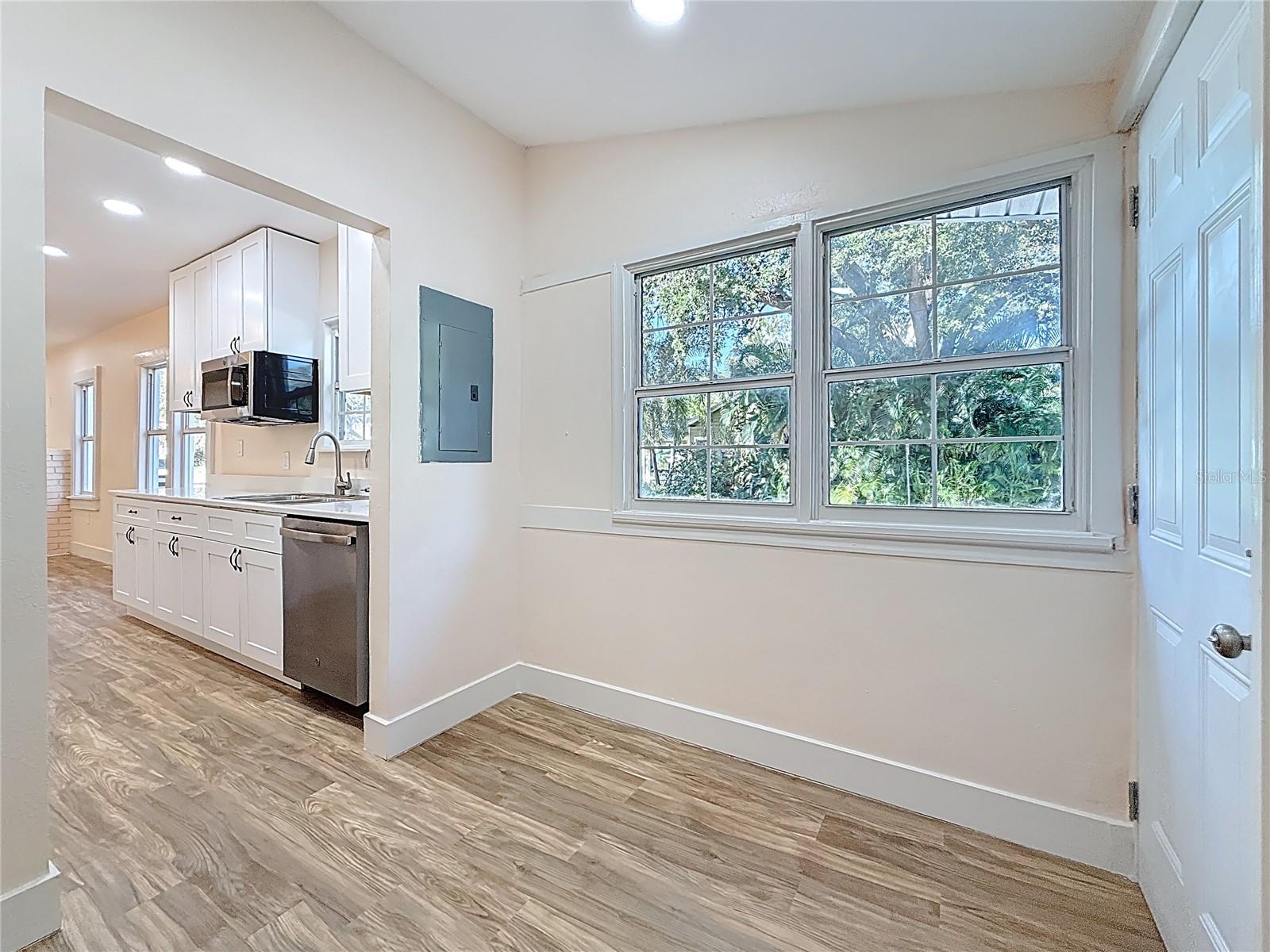 Image 28 of 33 For 1247 Highland Street N