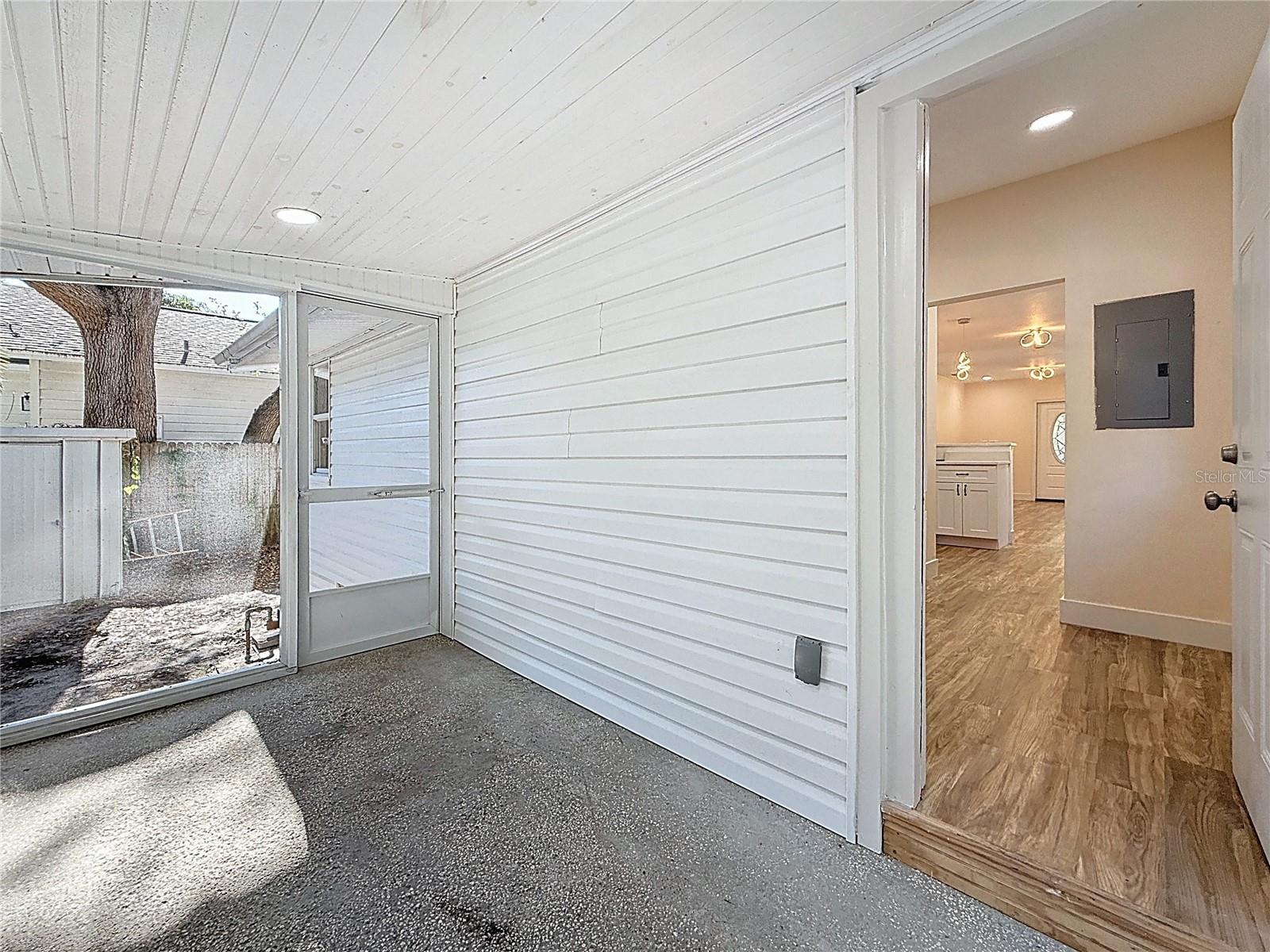 Image 29 of 33 For 1247 Highland Street N