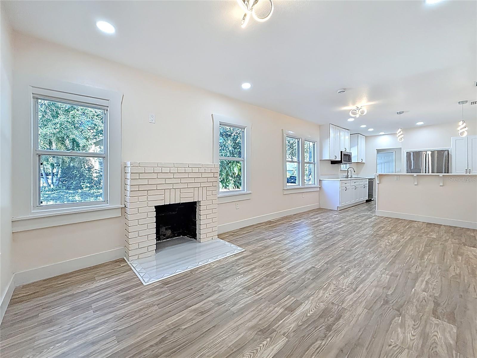 Image 8 of 33 For 1247 Highland Street N