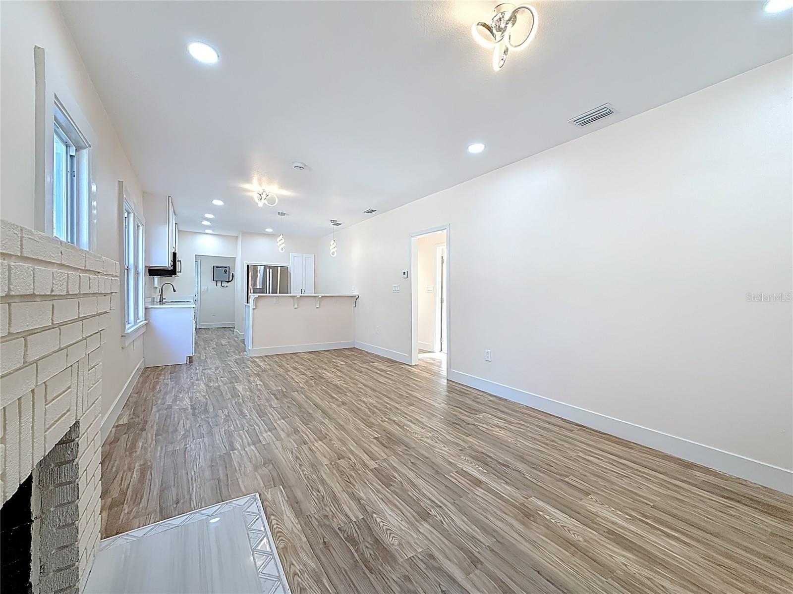 Image 9 of 33 For 1247 Highland Street N