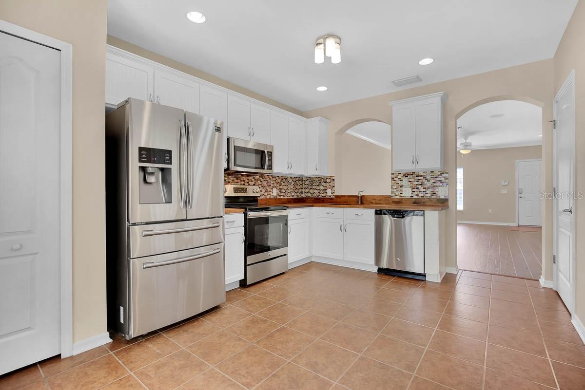 Image 2 of 17 For 15834 Fishhawk View Drive