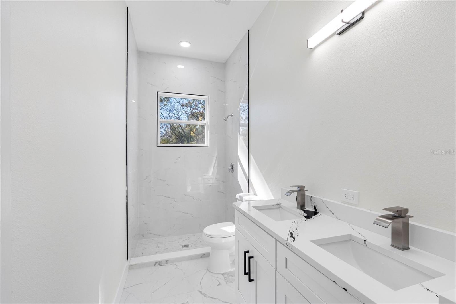 Image 15 of 50 For 10247 Lake Drive