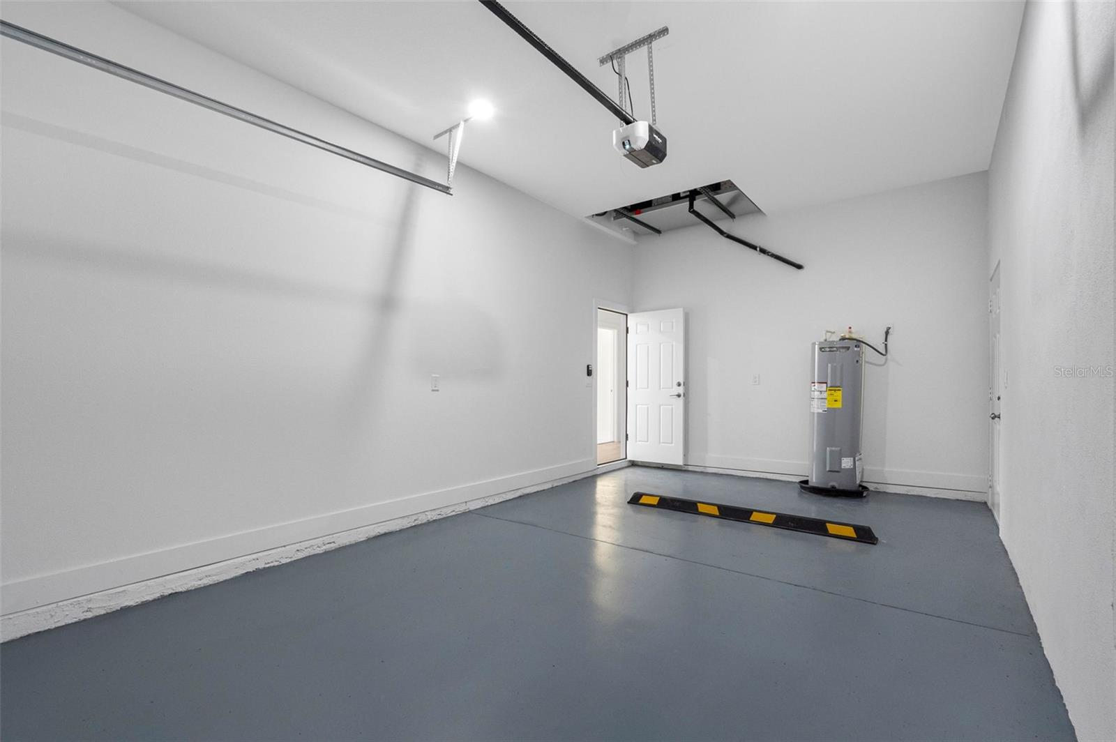 Image 25 of 50 For 10247 Lake Drive