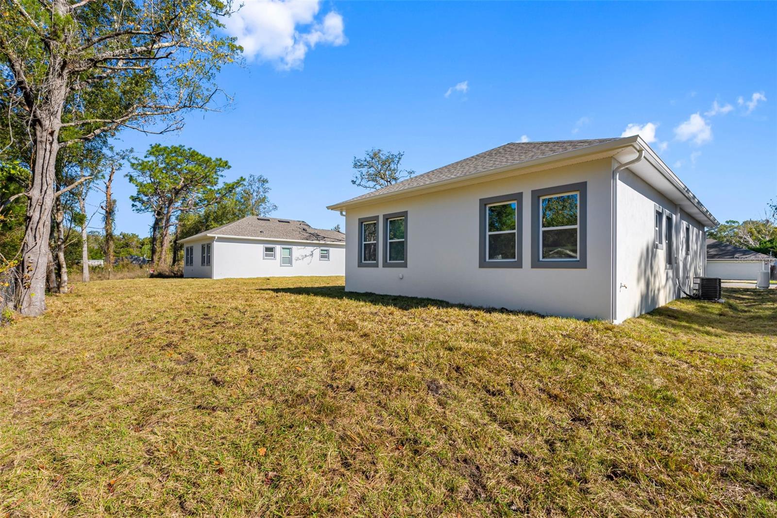 Image 31 of 50 For 10247 Lake Drive