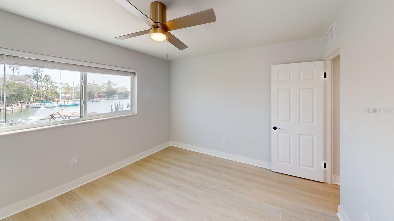 Image 14 of 19 For 500 129th Avenue E 1