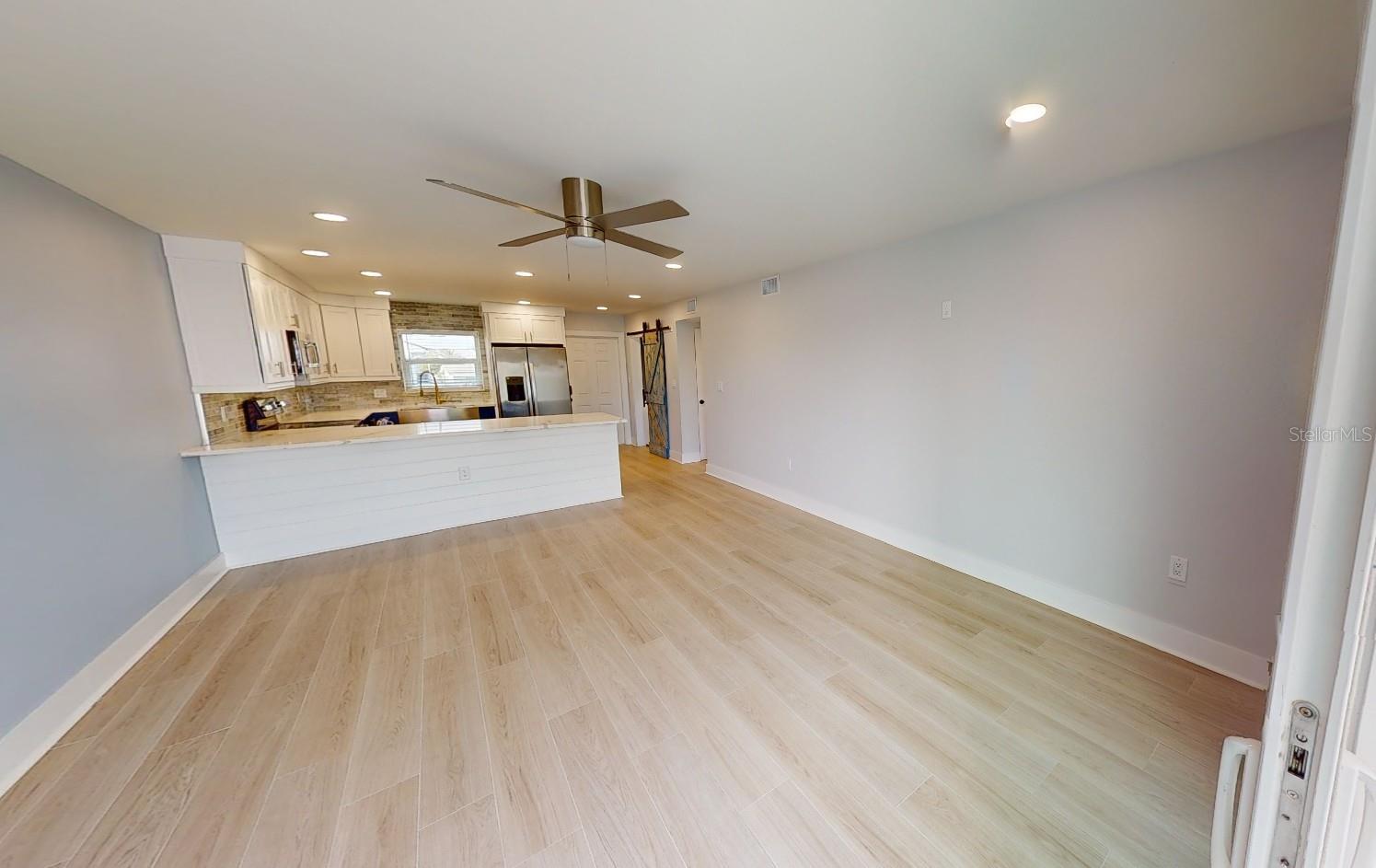 Image 6 of 19 For 500 129th Avenue E 1