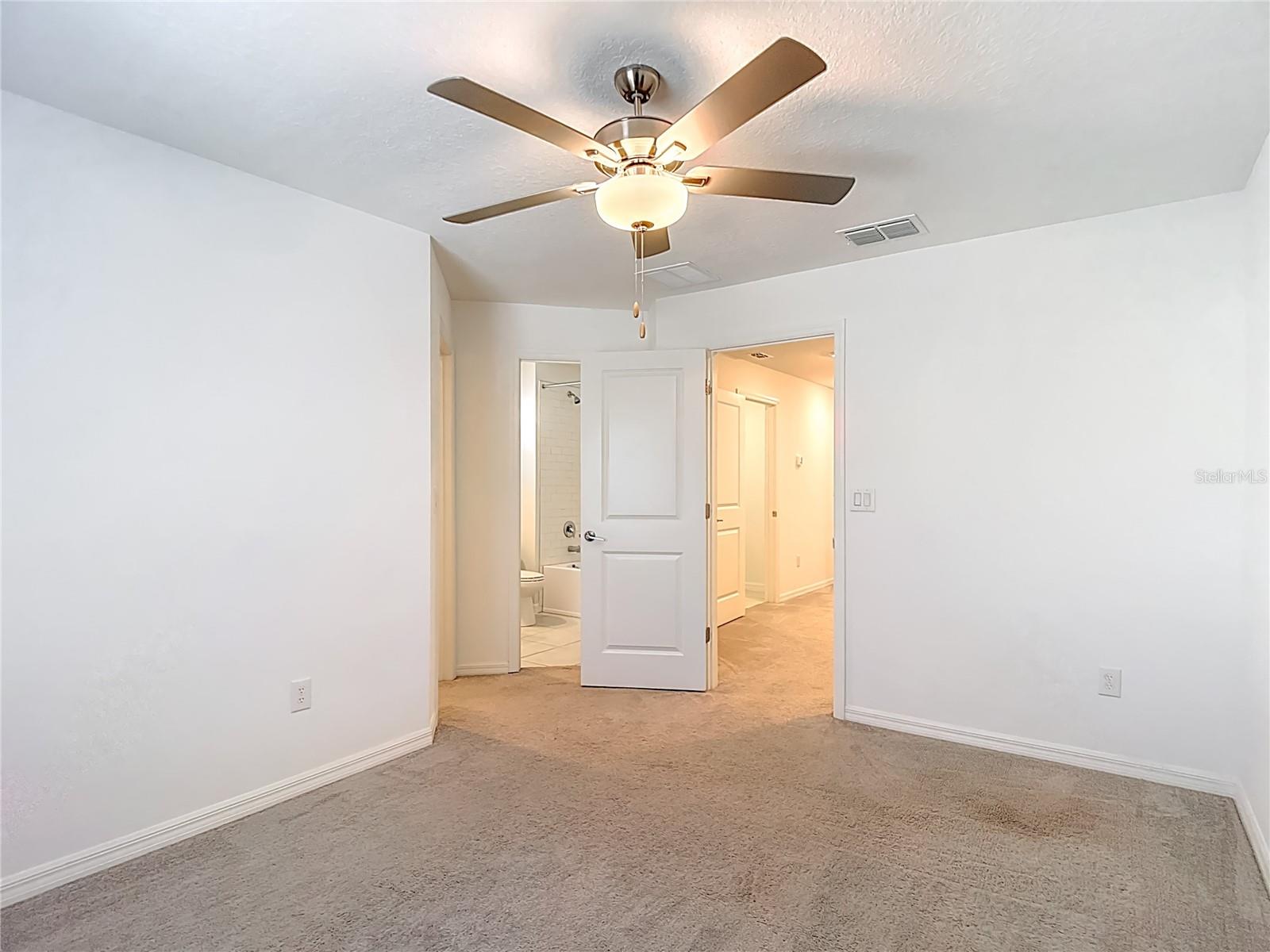 Image 13 of 21 For 6050 Acara Lane