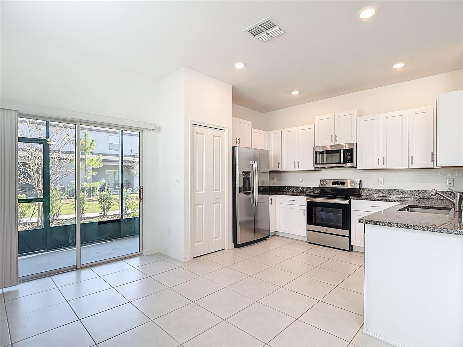 Image 8 of 21 For 6050 Acara Lane