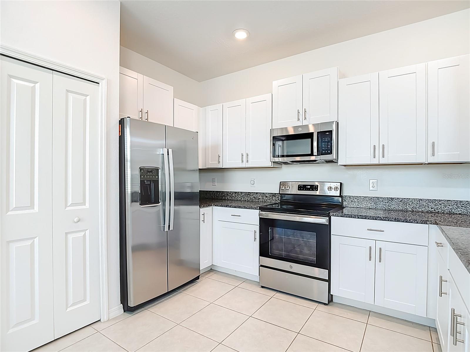 Image 9 of 21 For 6050 Acara Lane