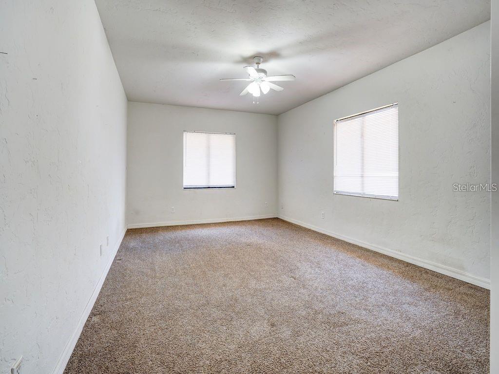 Image 17 of 24 For 5 Nottingham Way