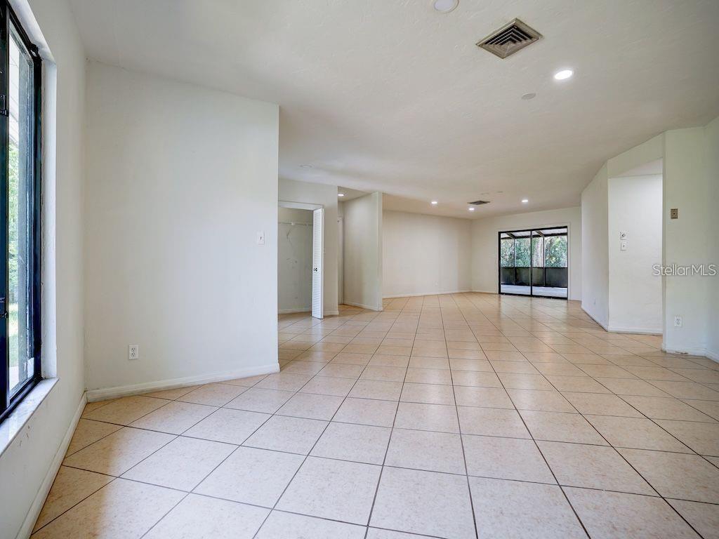 Image 6 of 24 For 5 Nottingham Way